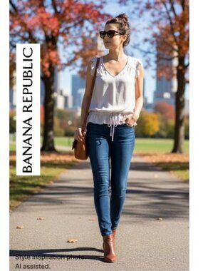 BANANA REPUBLIC, Sleeveless ivory v-neck blouse with front tie